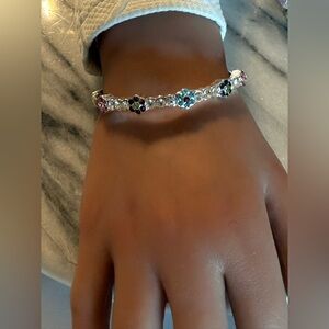 Silver Tone Flower Bracelet Rhinestones Secure Clip Closure Fashion Jewelry